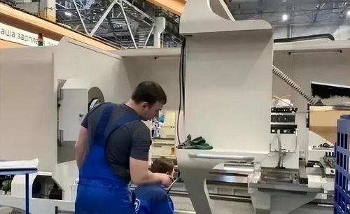 西方制裁下俄羅斯工廠受挫，中國(guó)供應(yīng)鏈韌性凸顯戰(zhàn)略遠(yuǎn)見